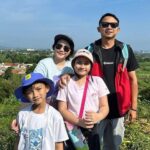 Aden Bajaj Ungkap Perbedaan Karakter Anak: Putri Hobi Tampil, Putra ‘Alergi’ Kamera