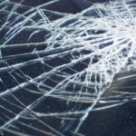 Sopir Diduga Mengantuk, Mobil Tabrak Motor dan Kios di Citayam Depok, Satu Orang Luka