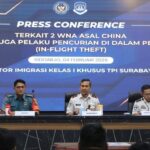 Dua WN China Tertangkap Basah Curi Uang di Pesawat Rute Jakarta-Surabaya