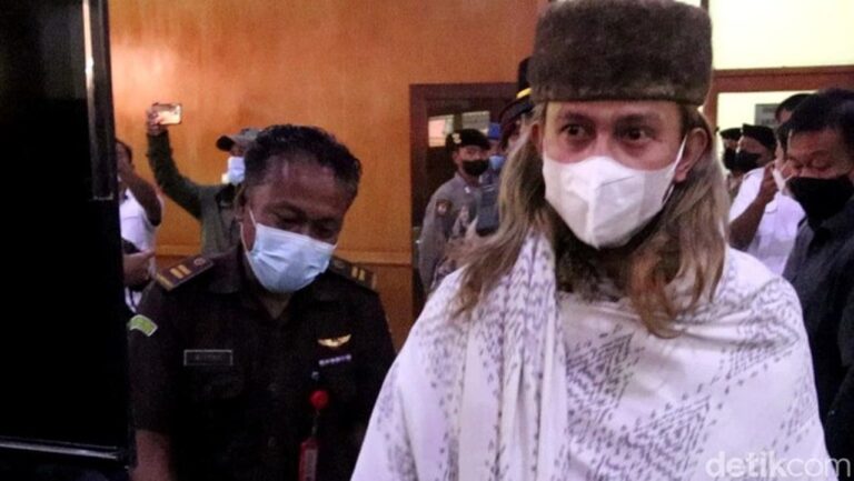 Bahar bin Smith Jadi Tersangka Penganiayaan, Dipanggil Polisi 4 Februari 2026 Bahar bin Smith Jadi Tersangka Penganiayaan, Dipanggil Polisi 4 Februari 2026
