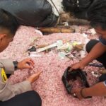 Polisi Selidiki Penemuan Cacahan Kertas Mirip Uang di TPS Liar Bekasi