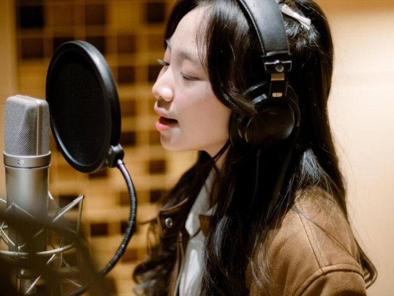 Etenia Croft dan Farel Prayoga Rilis ‘Peganglah Tanganku’, Simbol Doa dan Harapan Korban Bencana Etenia Croft dan Farel Prayoga Rilis ‘Peganglah Tanganku’, Simbol Doa dan Harapan Korban Bencana