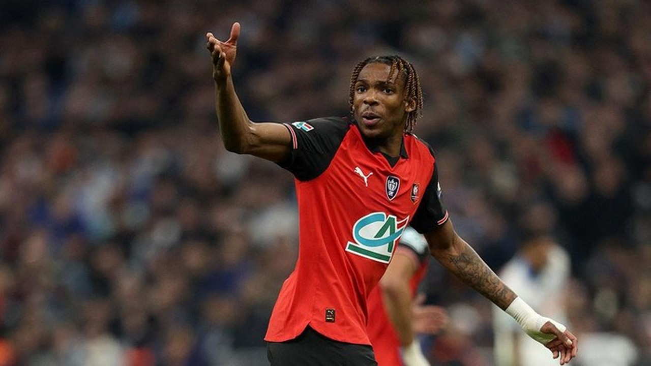 Arne Slot Puji Jeremy Jacquet, Bek Termahal Kedua Liverpool: Investasi Jangka Panjang