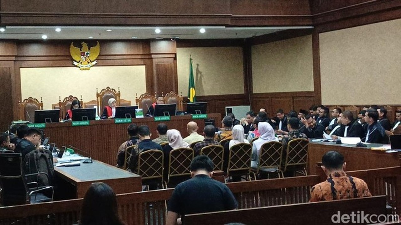 Saksi Akui Terima ‘Uang Jajan’ Rutin dari Terdakwa Kasus Korupsi Sertifikasi K3 Kemnaker Saksi Akui Terima ‘Uang Jajan’ Rutin dari Terdakwa Kasus Korupsi Sertifikasi K3 Kemnaker