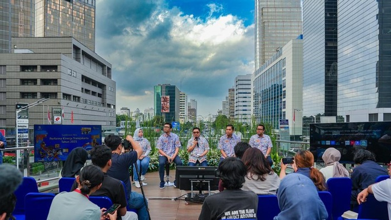 TransJakarta Layani 413 Juta Pelanggan di 2025, Efisiensi Operasional Meningkat Signifikan