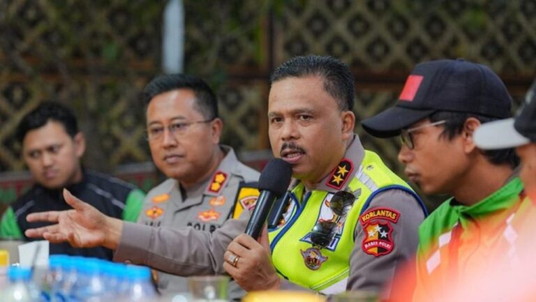 Kakorlantas Polri Sapa Komunitas Ojol di Batu, Bahas Keselamatan dan Usulan Warung Ojol
