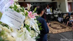 Eyang Meri, Istri Jenderal Hoegeng, Dikenang Lewat Tahlilan 7 Hari dan Pesan Integritas