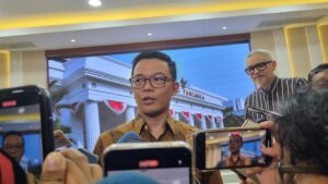 Atribut Partai Gerindra Ganggu Pengguna Jalan, Sekjen Minta Maaf dan Perintahkan Pencabutan