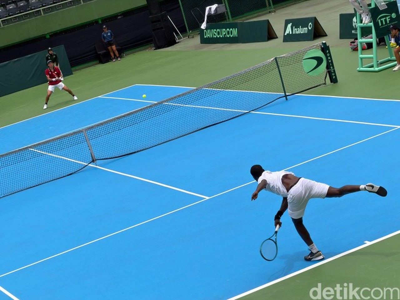 Piala Davis 2026: Indonesia Sementara Unggul 2-0 atas Togo Berkat Kemenangan Rifqi dan Justin