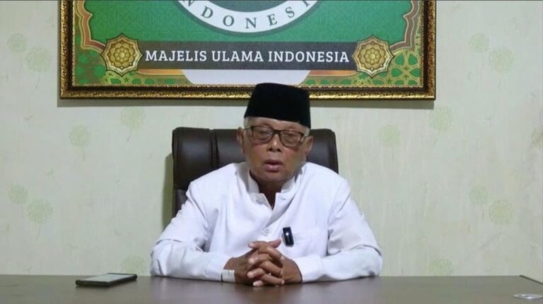 Ketum MUI KH Anwar Iskandar Ajak Umat Lakukan Muhasabah Diri Pasca Serangkaian Bencana di Indonesia