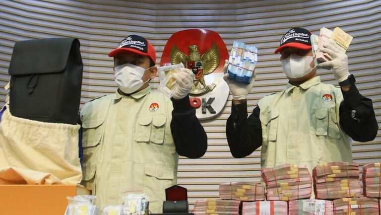 Jatah Rp 7 Miliar per Bulan untuk Oknum Bea Cukai Agar Barang Ilegal Lolos