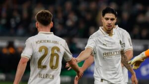 Kevin Diks Main Penuh, Duel Imbang 1-1 Borussia Mönchengladbach vs Leverkusen di Bundesliga