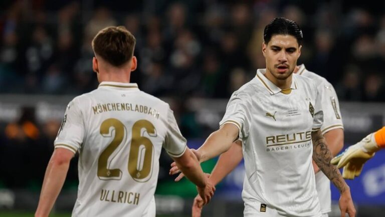 Kevin Diks Main Penuh, Duel Imbang 1-1 Borussia Mönchengladbach vs Leverkusen di Bundesliga