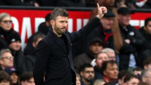 Michael Carrick Beri Sinyal Ingin Latih Manchester United Secara Permanen