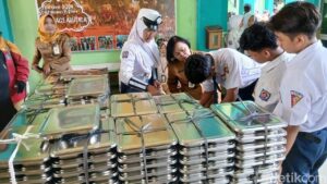 Survei Indikator Politik: 72,8% Publik Puas Program Makan Bergizi Gratis, Mayoritas Gen Z