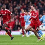 VAR Anulir Gol Liverpool, Gary Neville: Teknologi Ini Membunuh Kegembiraan