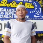 Ditinggal Mpok Alpa, Ajie Darmaji Bertahan Hidup Lewat Podcast dan Urus Anak Kembar