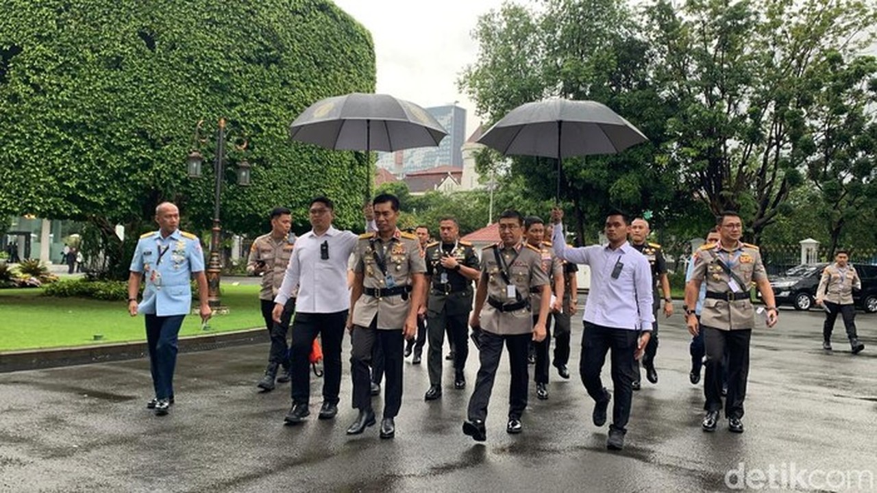 Prabowo Pimpin Rapat Pimpinan TNI-Polri di Istana, Beri Arahan Strategis Pembangunan Indonesia