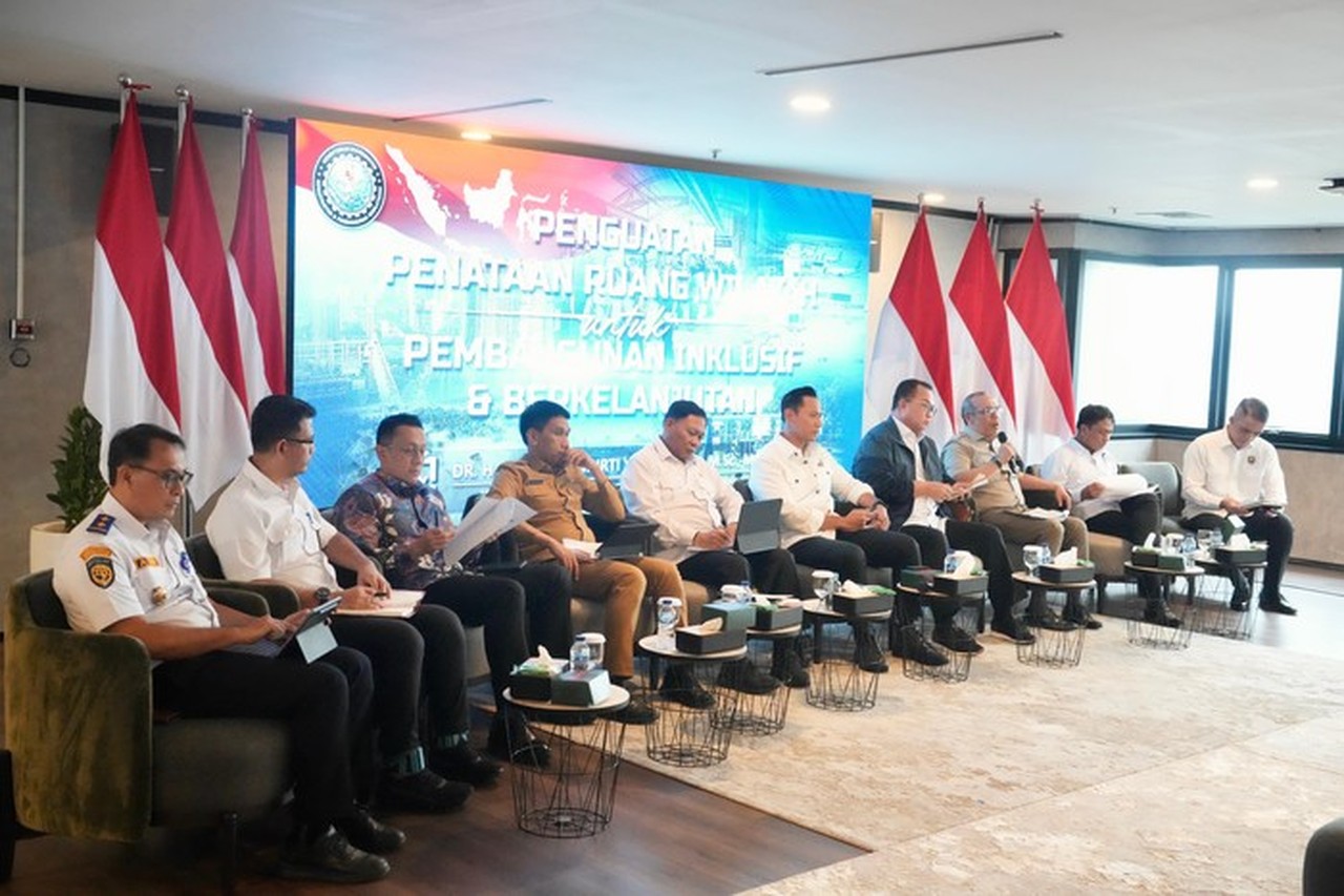 Wamendagri Akhmad Wiyagus Tegaskan Sinkronisasi Tata Ruang Daerah dan Kebijakan Nasional Wamendagri Akhmad Wiyagus Tegaskan Sinkronisasi Tata Ruang Daerah dan Kebijakan Nasional