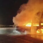 Mobil BMW Tabrak JETOUR di Tol Jagorawi, Satu Kendaraan Terbakar Hebat
