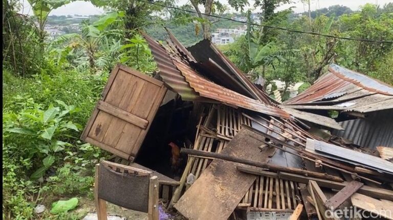 Tanah Bergerak di Semarang: 15 Rumah Rusak Parah, Warga Kaget Bangun Tidur