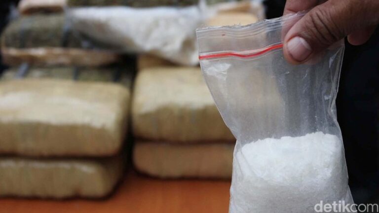 Bareskrim Polri Sita 14 Kg Sabu Jaringan Malaysia-Indonesia, Tiga Tersangka Ditahan