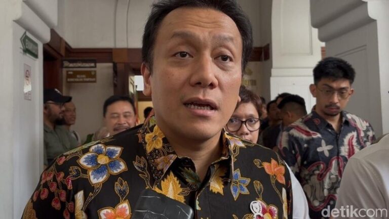 Wamen LH Imbau Warga Tangerang Selatan Tak Gunakan Air Sungai Tercemar Akibat Kebakaran Pabrik Pestisida