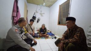 Pensiunan Guru Dituduh Jukir Liar, Pihak Warung Bakso Minta Maaf dan Beri Bingkisan