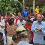Pandji Pragiwaksono Jalani Ritual Permohonan Maaf ke Leluhur Toraja Usai Sidang Adat