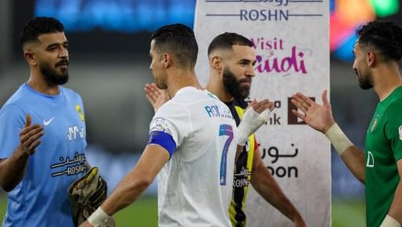 Cristiano Ronaldo Marah Usai Diledek Karim Benzema Soal Gaji dan Trofi di Arab Saudi
