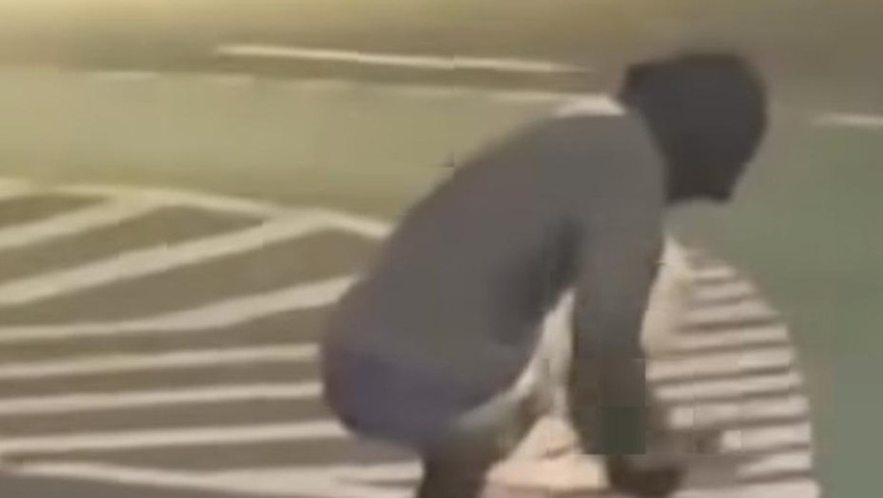 Sosok Bertopeng Viral Bongkar ‘Mata Kucing’ Jalan Cawang, Polisi Lakukan Pendalaman