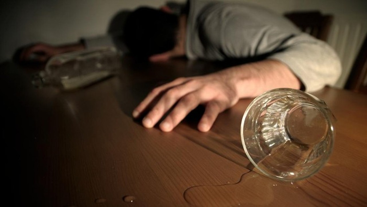 Pesta Miras Maut di Jepara: 6 Tewas, 2 Masih Dirawat Intensif Pesta Miras Maut di Jepara: 6 Tewas, 2 Masih Dirawat Intensif