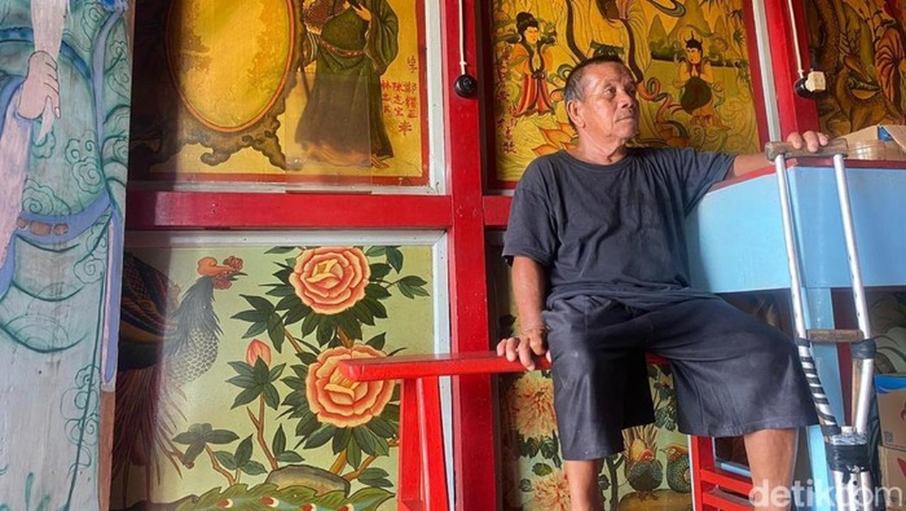 Slamet, Muslim 74 Tahun yang Setia Jaga Kelenteng Timbul di Laut Kalbar Selama 30 Tahun