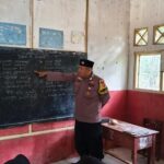 Bripka Bayu, Polisi yang Mengajar Bahasa Inggris di Madrasah Terpencil Cianjur