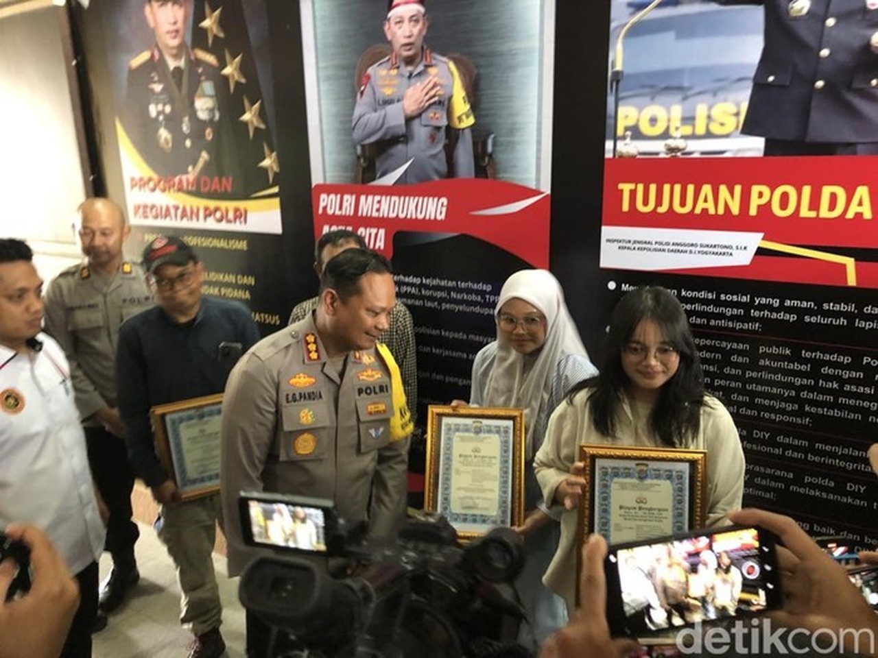 Mahasiswi Pemberani di Jogja Diganjar Penghargaan Polisi Usai Gagalkan Aksi Jambret