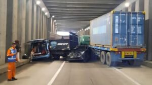 Kecelakaan Beruntun 7 Kendaraan di Underpass Tol Jagorawi, Arus Lalu Lintas Sempat Tertutup