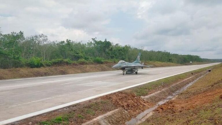 Kementerian Pertahanan Siapkan Jalan Tol dan Nasional Jadi Landasan Darurat Pesawat Tempur
