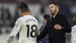 Tren Identik: Carrick dan Rosenior Kompak Raih 4 Kemenangan Beruntun Sebelum Imbang