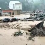 Banjir Bandang Terjang 6 Kecamatan Tapteng, Jembatan Darurat Hanyut Dibawa Arus