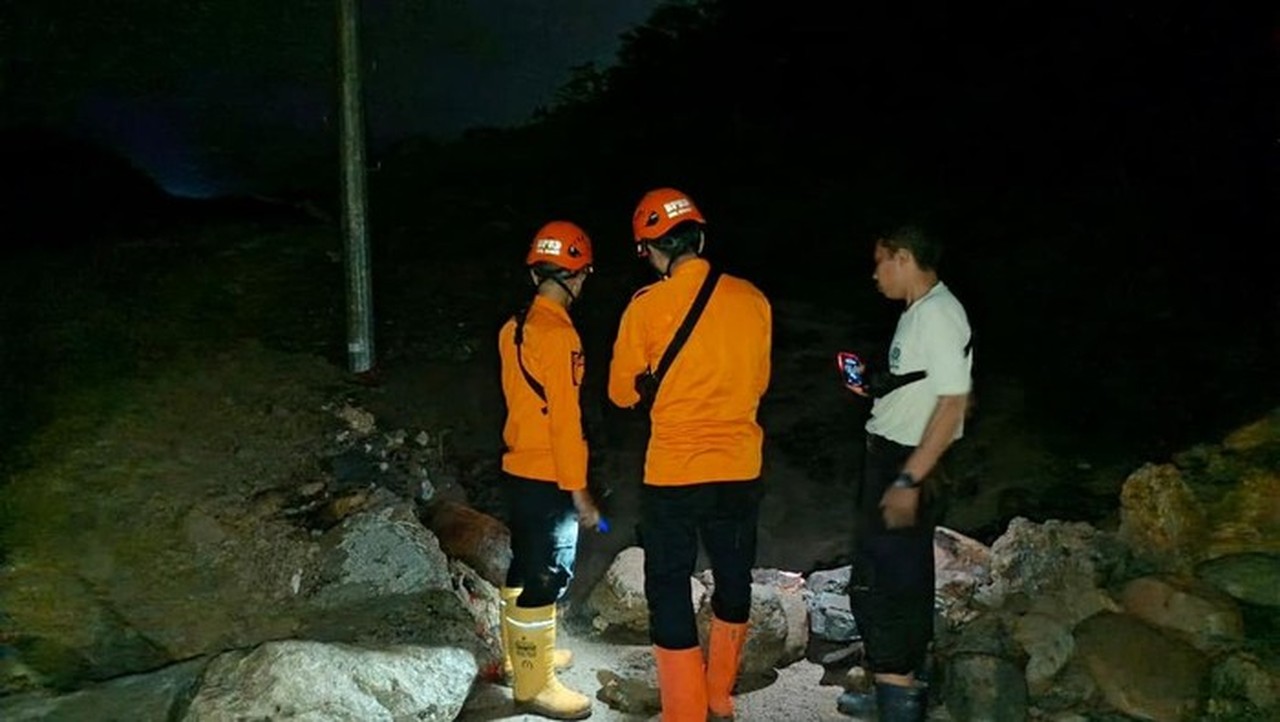 Banjir Bogor: 68 Rumah Terendam Lumpur dan Batu di Dua Desa