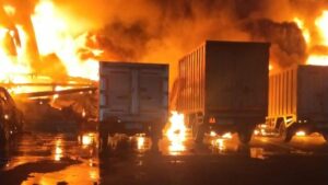 Pabrik Cat di Cikupa Tangerang Terbakar Hebat, Diduga Akibat Korsleting Listrik