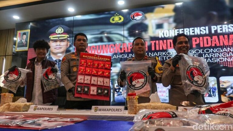 Polisi Ungkap Peredaran Vape ‘Zombie’ Berisi Narkoba Etomidate, Ribuan Cartridge Disita