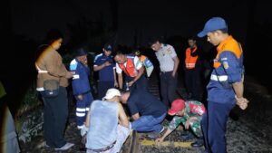 Dua Pria Ditangkap Saat Coba Curi Kabel Listrik KRL Dekat Stasiun Bojonggede