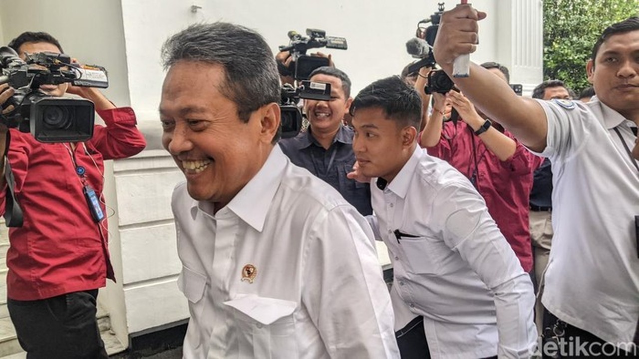 Menteri Trenggono Senyum Saat Ditanya Soal Baikan dengan Menkeu Purbaya Pasca Adu Argumen Anggaran Kapal