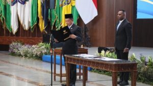 Mendagri Lantik 49 Pejabat, Tekankan Loyalitas dan Kinerja Super Tinggi