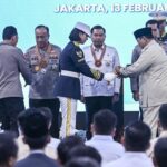Prabowo Anugerahkan Tanda Kehormatan untuk Pejabat Polri dan Tokoh Penggerak Program Makan Bergizi Gratis