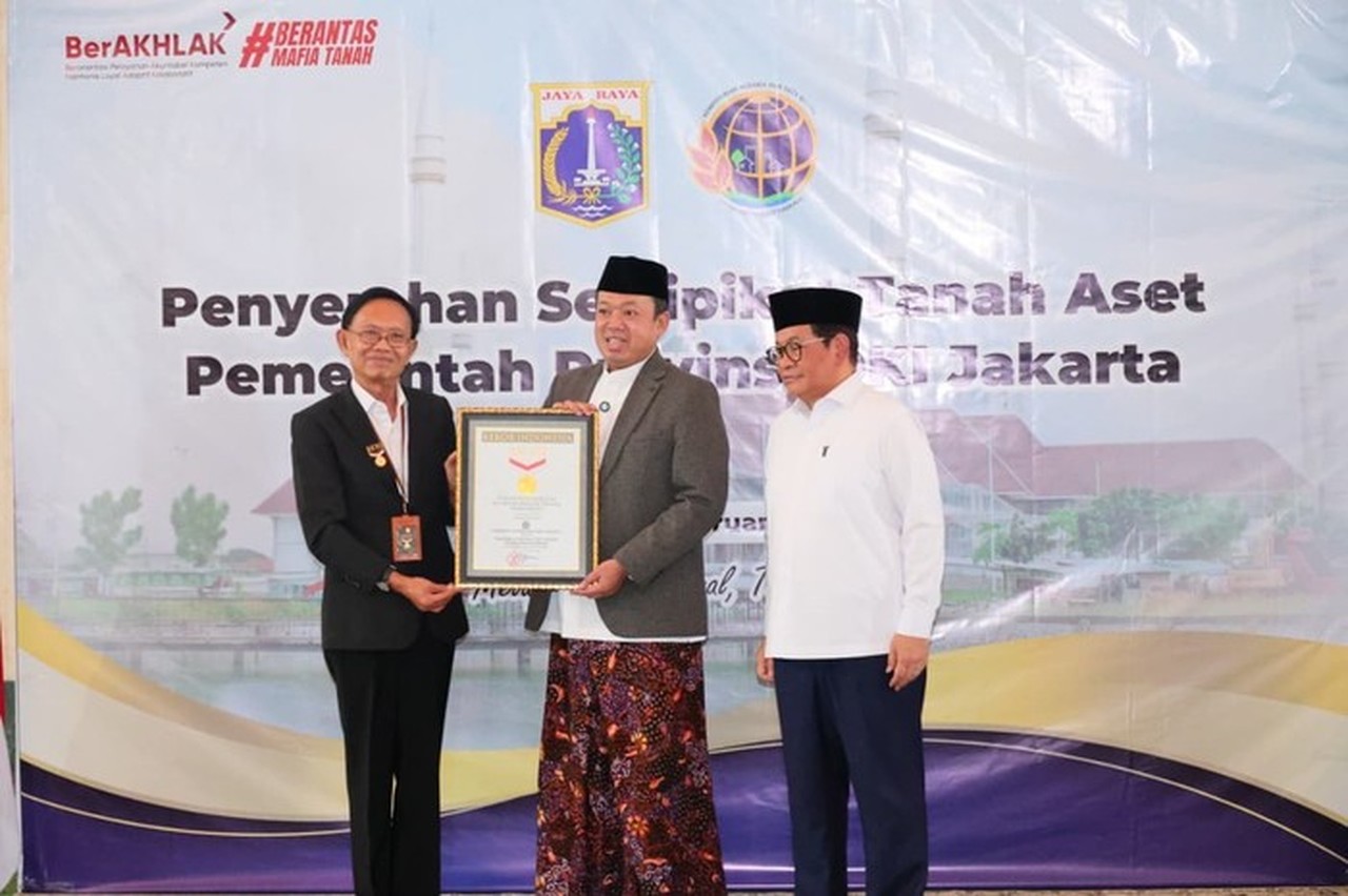 ATR/BPN Serahkan 3.922 Sertipikat Aset Pemprov DKI, Nilai Capai Rp 102 Triliun