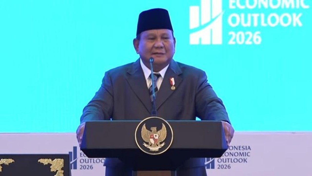 Prabowo Berkelakar: Perlu Sedikit Otoriter untuk Berantas Koruptor di Era Demokrasi?