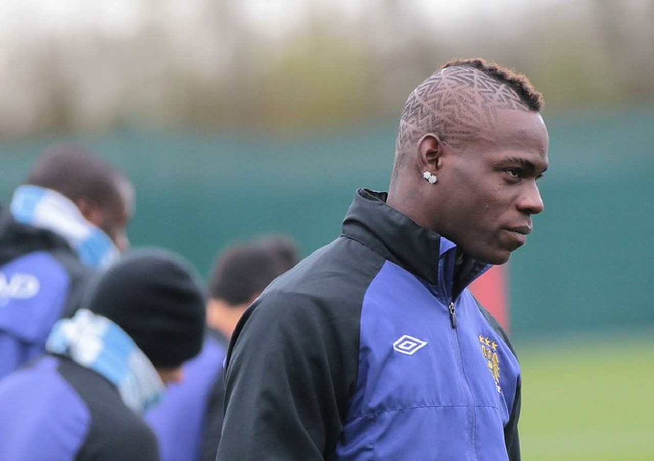Mario Balotelli Alami Serangan Rasisme di UEA, Minta Tindakan Nyata Mario Balotelli Alami Serangan Rasisme di UEA, Minta Tindakan Nyata