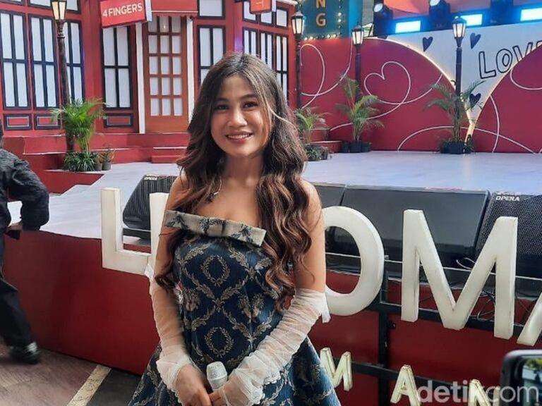 Awdella Rilis Lagu ‘Aku Juga Manusia’, Angkat Kisah Kelam Toxic Relationship Awdella Rilis Lagu ‘Aku Juga Manusia’, Angkat Kisah Kelam Toxic Relationship